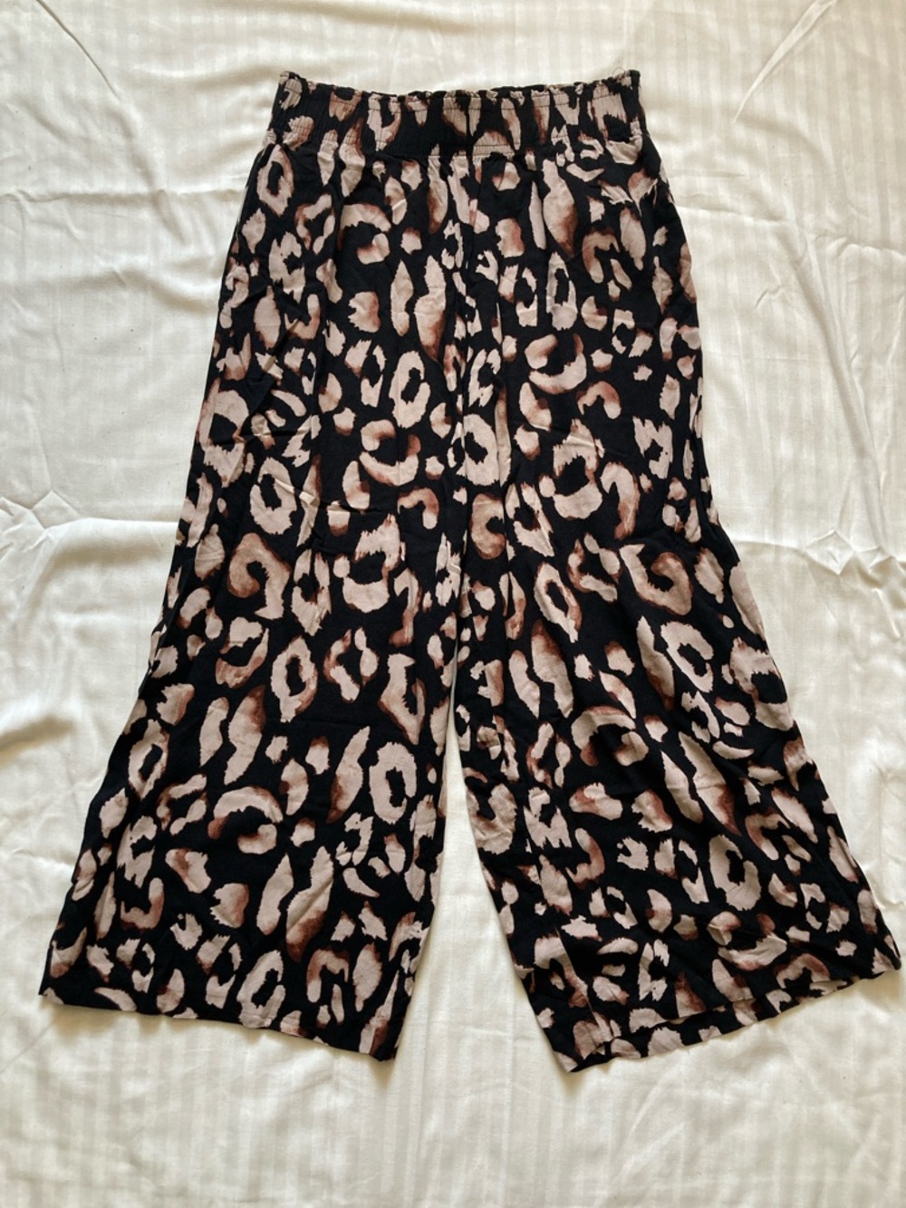 H&M Wide Leg Cheetah Print Pants
